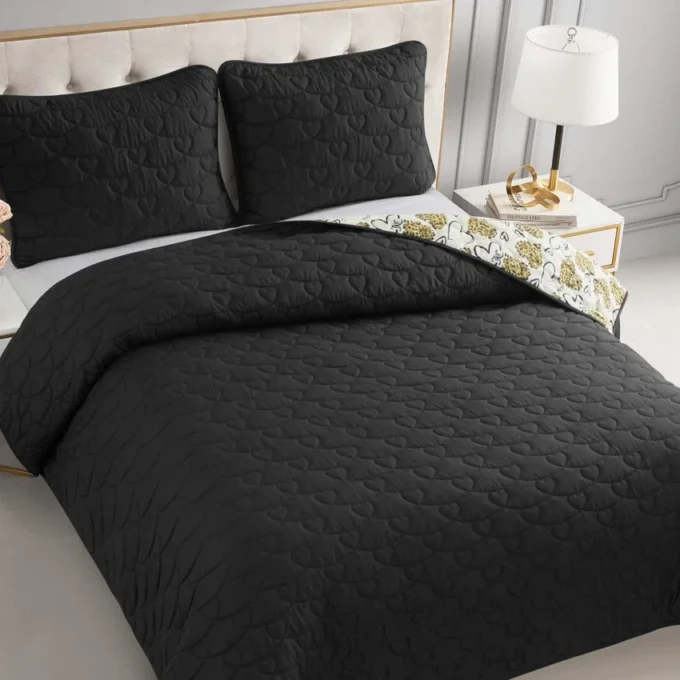 Cheetah Doodle Hearts Quilt Set Cheetah Doodle Hearts Quilt Set