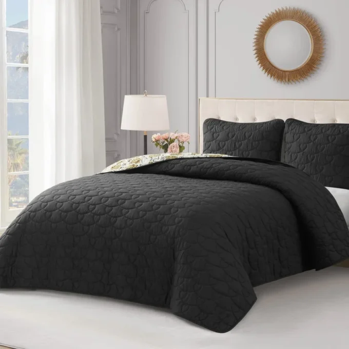 Cheetah Doodle Hearts Quilt Set Cheetah Doodle Hearts Quilt Set