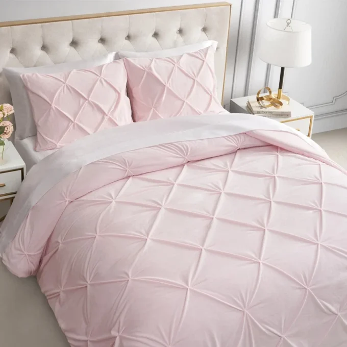 Kiss Pleat Micromink Comforter Set Kiss Pleat Micromink Comforter Set