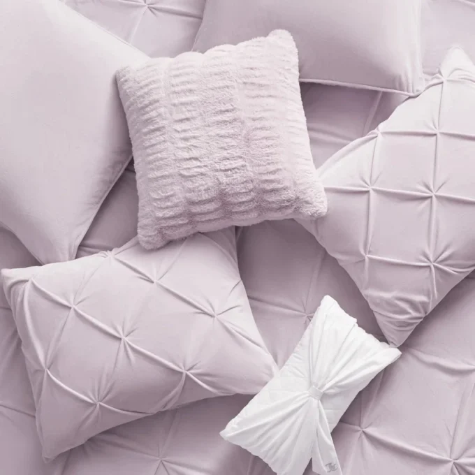 Kiss Pleat Micromink Comforter Set with Decorative Pillows