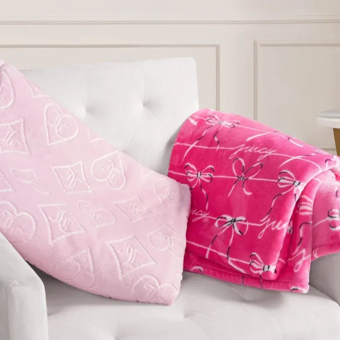 Plush 2-Piece Throw Blanket Set Plush 2-Piece Throw Blanket Set