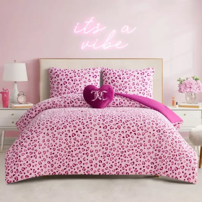 Plush Reversible Leopard Hearts Comforter Set Plush Reversible Leopard Hearts Comforter Set