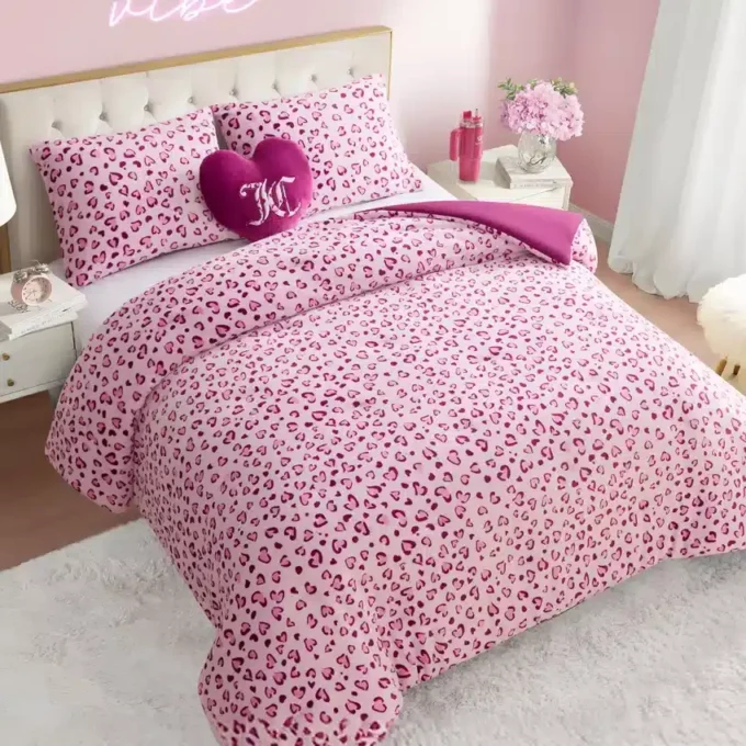 Plush Reversible Leopard Hearts Comforter Set Plush Reversible Leopard Hearts Comforter Set